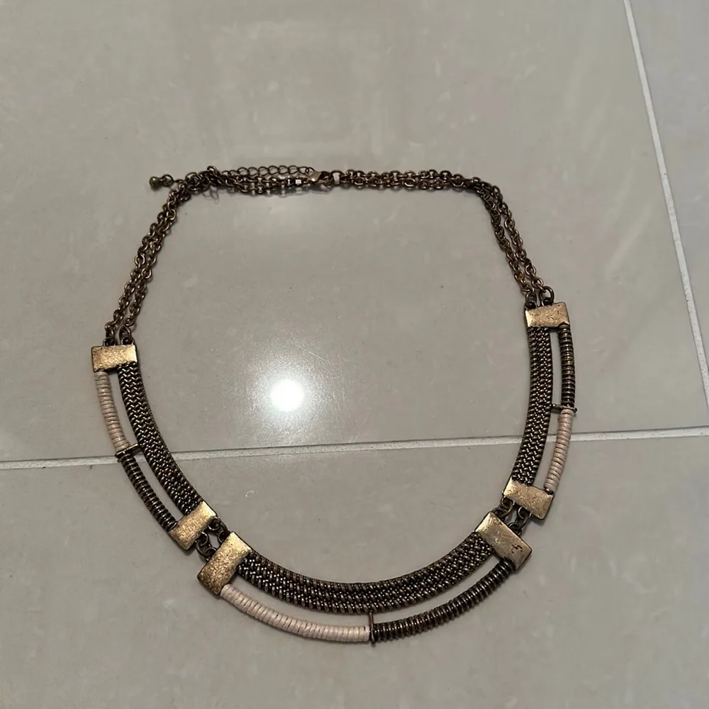 Necklace - Picture 1 of 2